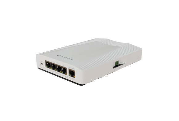 MikroTik CRS304‑4XG‑IN – компактний 10 G switch з 4 × 10G + 1 × Gigabit портом