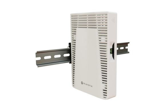 MikroTik CRS304‑4XG‑IN – компактний 10 G switch з 4 × 10G + 1 × Gigabit портом