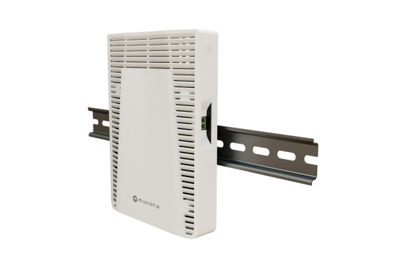 MikroTik CRS304‑4XG‑IN – компактний 10 G switch з 4 × 10G + 1 × Gigabit портом